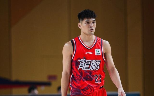 德州扑克APP-回避老东家,媒体人:陈国豪交易中有条款,对北控只能打一节