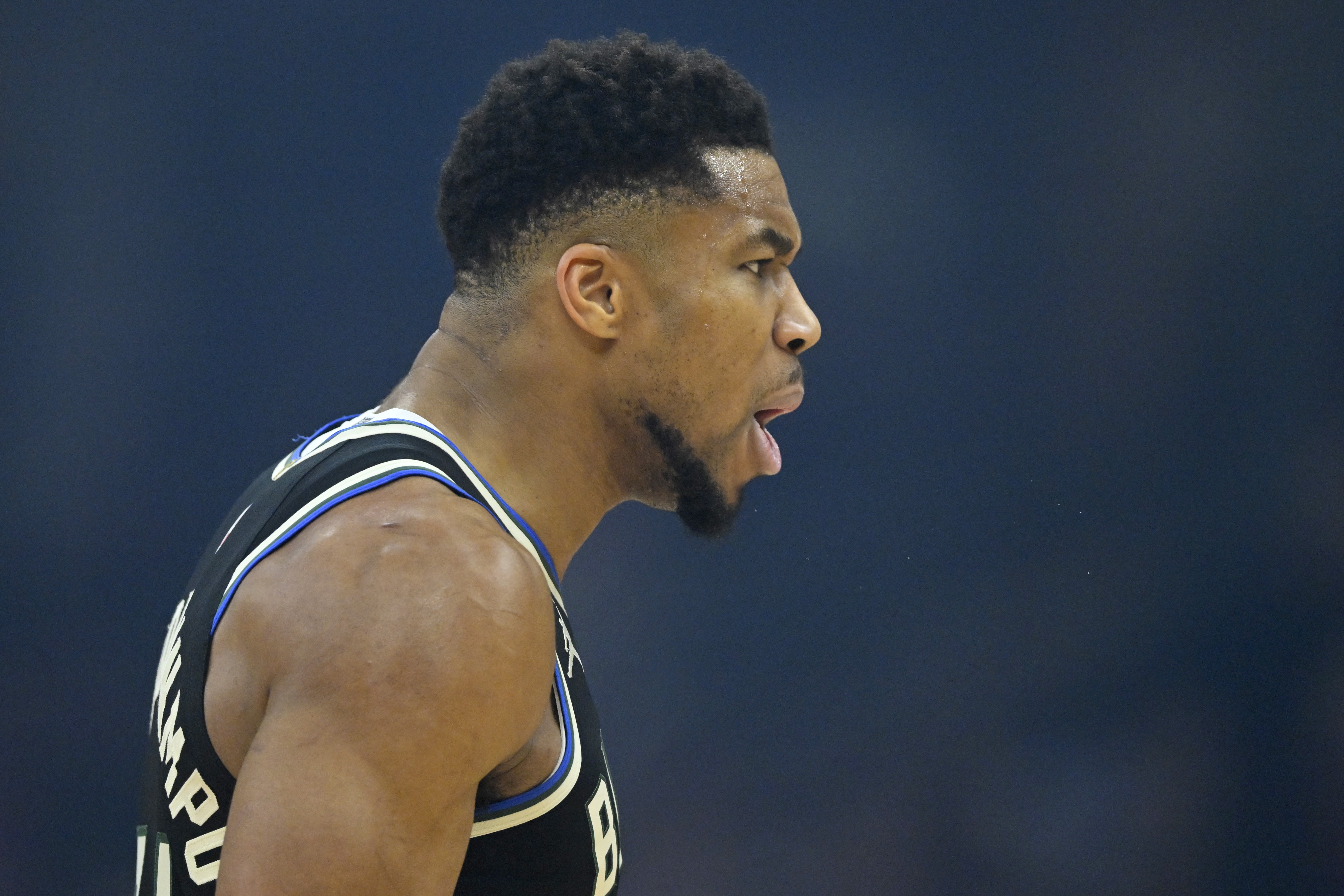 在线扑克游戏-队友都烦了！波蒂斯：希望字母尽快决定 别让乌云一直笼罩着球队